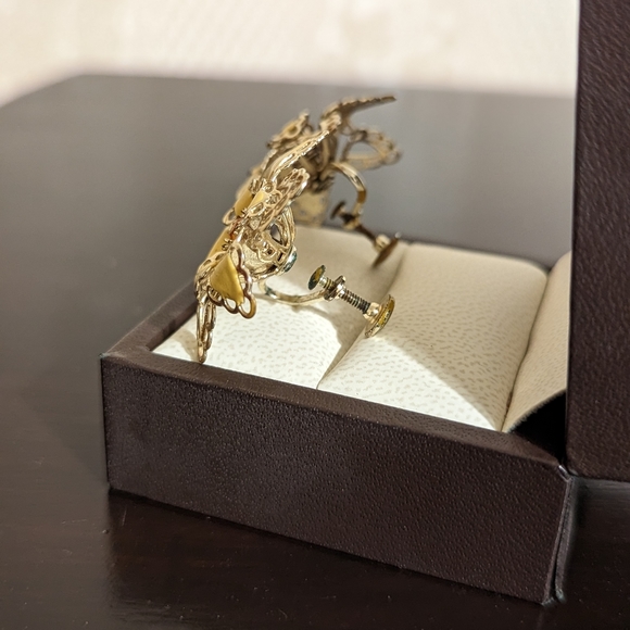 Vintage Yellow Flower Earrings - Picture 2 of 2